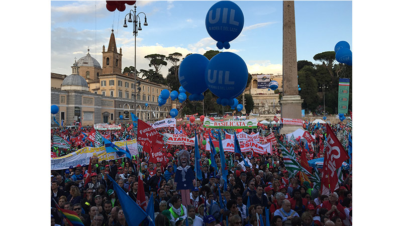 Grazie a tutte le lavoratrici ed i lavoratori, a tutte le strutture confederali e a tutta la UIL